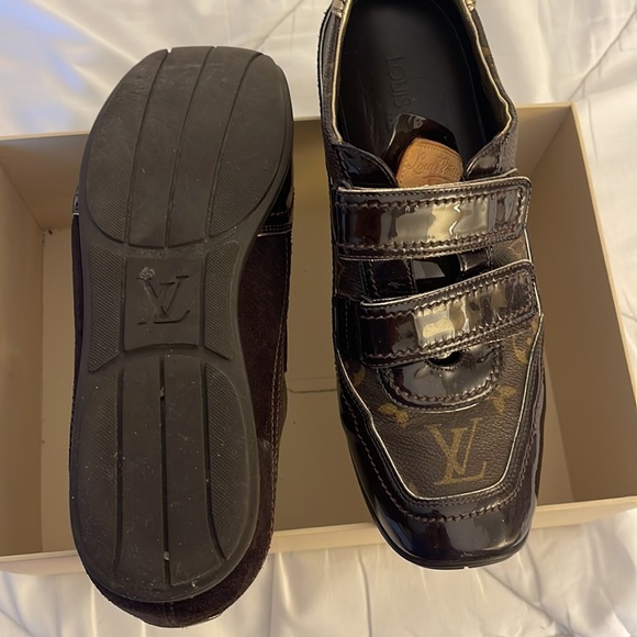 I’m selling Vintage Louis Vuitton shoes - Picture 3 of 6